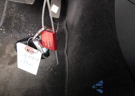 2015 Jeep Grand Cherokee Limited z USA, uszkodzony, nr VIN 1C4RJFBG4FC820574